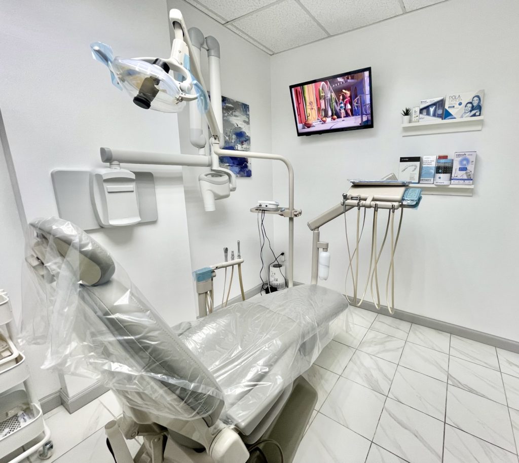 Avalon Dental - Dr. Ye - Dental Office Photo dental chair 2